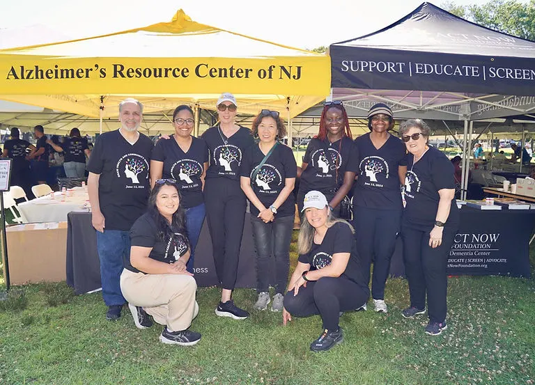 Equipo de Act Now Foundation en la feria anual de salud cerebral y recursos comunitarios
