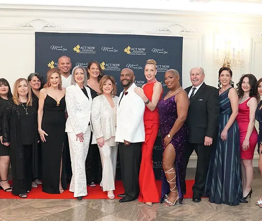 Asistentes disfrutando de la Gala de Música y Recuerdos de Act Now Foundation en Nueva Jersey en apoyo a programas de Alzheimer y demencia