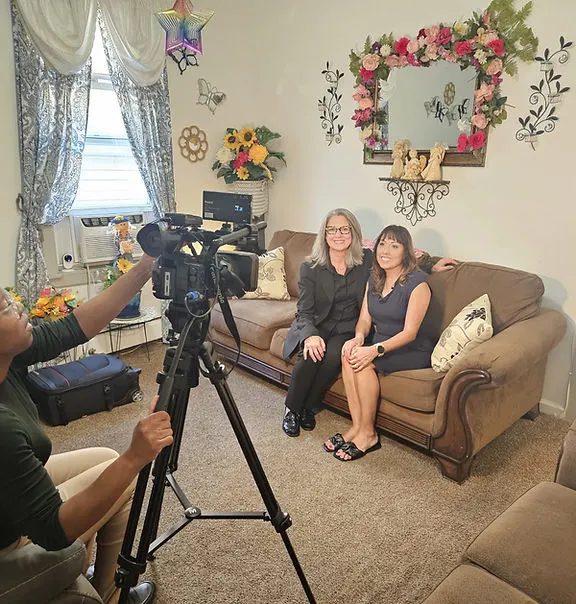 Act Now Foundation durante la filmación de un especial de ABC7 NY sobre el cuidado de la demencia y el apoyo a cuidadores