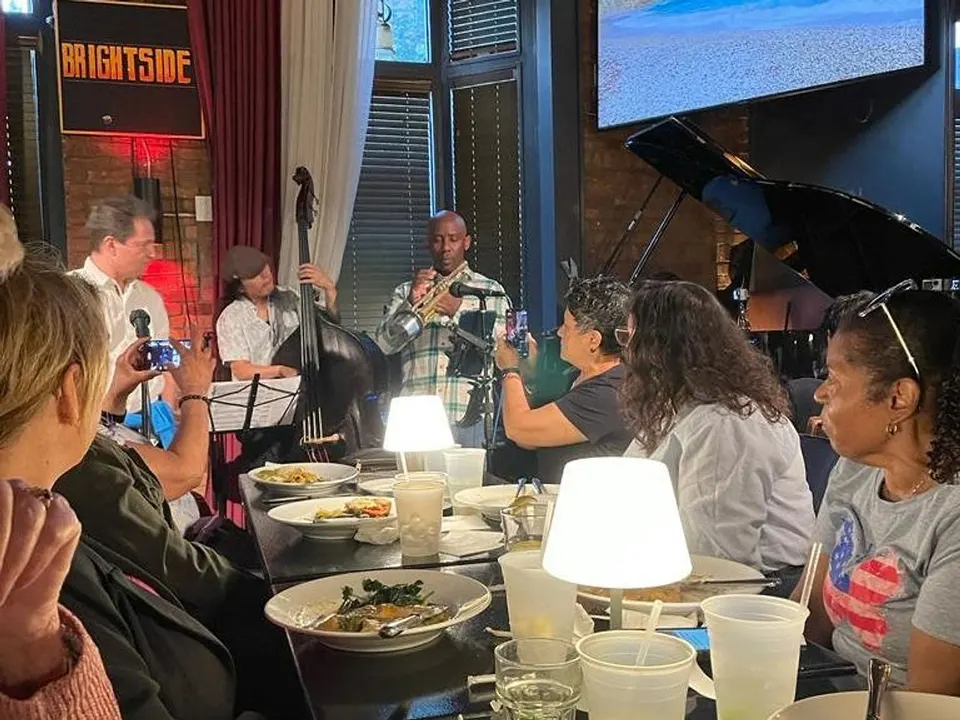 Noche de jazz para cuidadores en Brightside Tavern, Jersey City